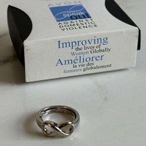 Avon Empowerment Infinity Ring | Speak Out | NIB Size 7 (2010) 387